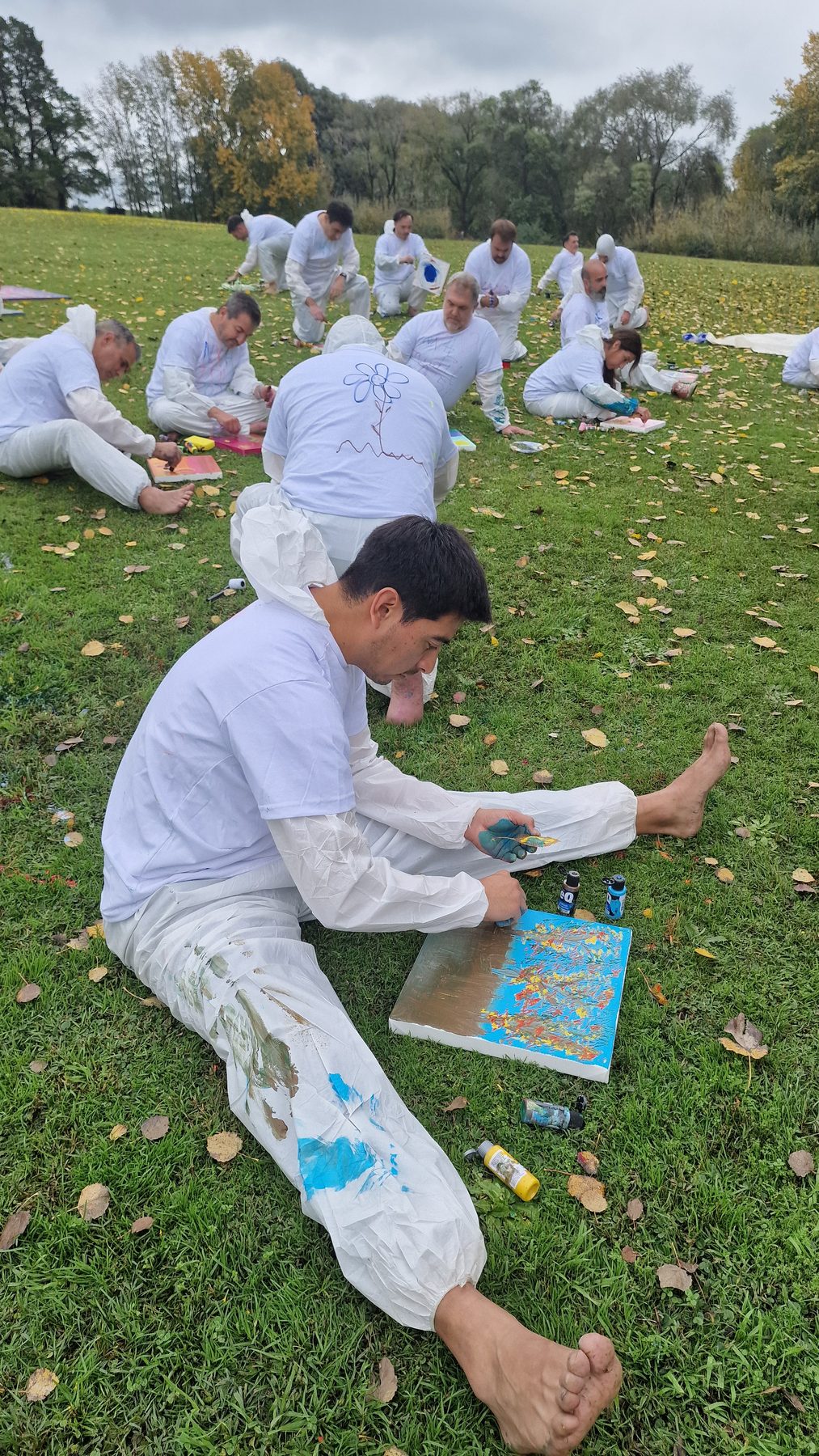 Manos pintando